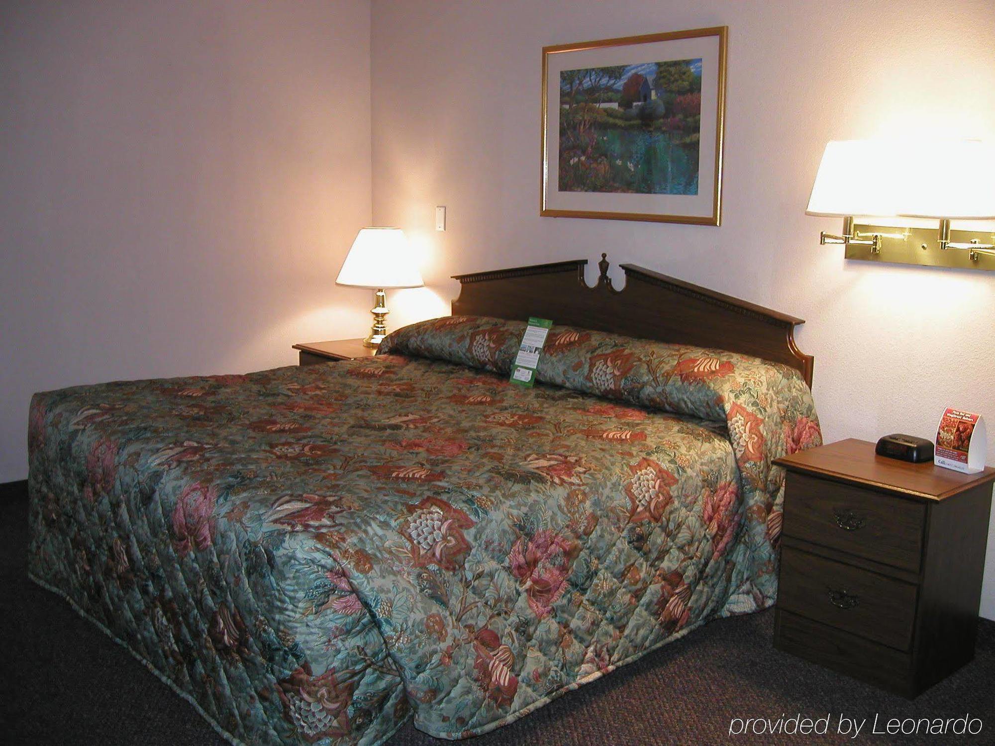 Intown Suites Extended Stay Hattiesburg Room photo